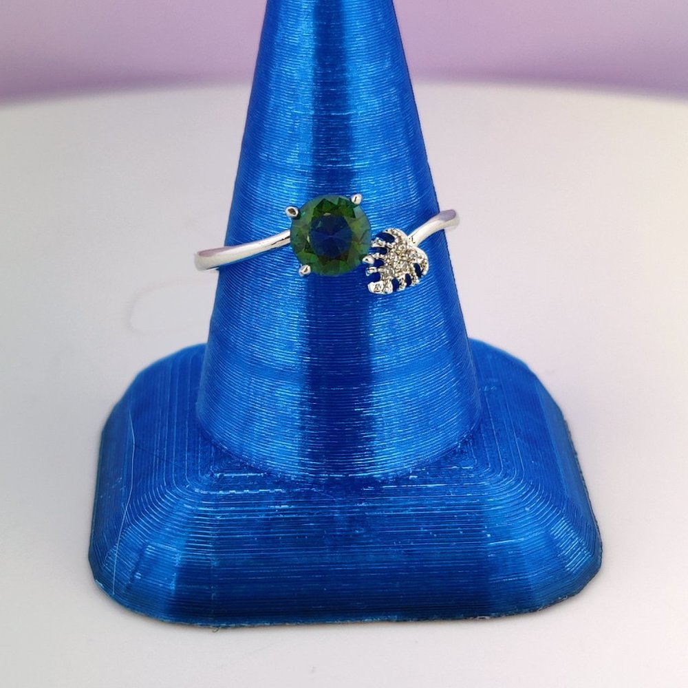 Circular Green Leaf Ring Size 9 - Fragrant Jewels